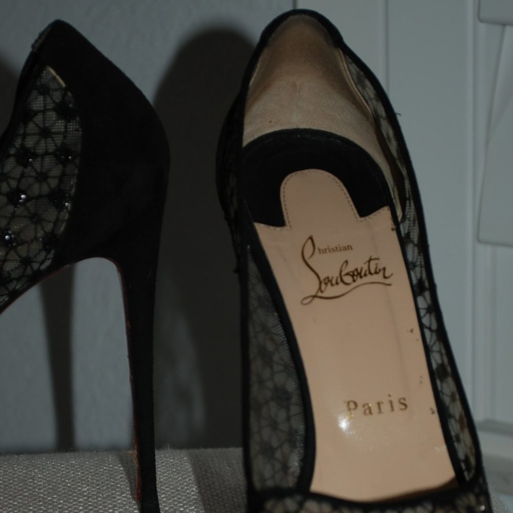 CHRISTIAN LOUBOUTIN - VERY LACE PLATFORM PUMPS - Picture 4 of 12